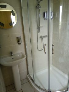 P_Double_Shower_room